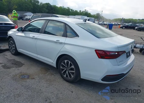 2024 Volkswagen Jetta 1.5T S z USA, uszkodzony, nr VIN 3VW5M7BU3RM098726